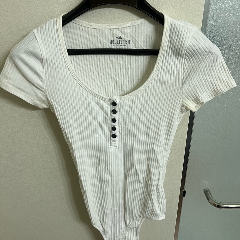 Hollister Women's Cream Ribbed Bodysuit